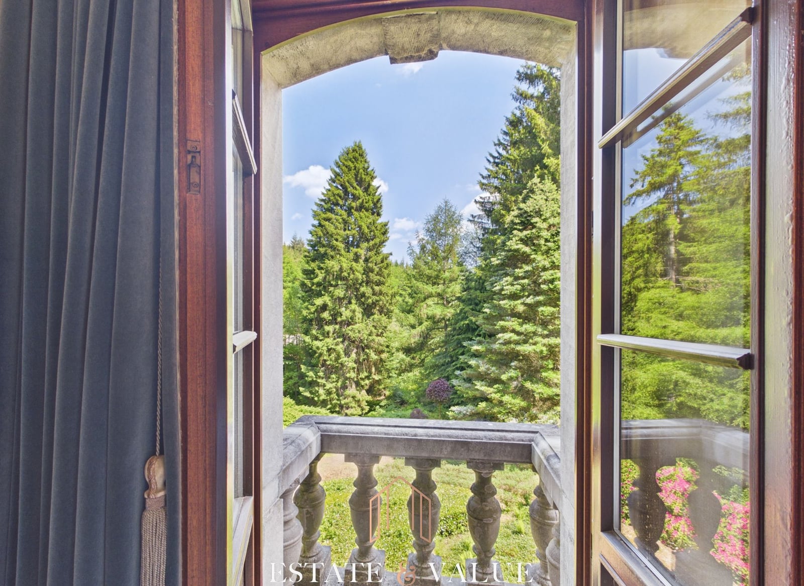 Chambre avec accès au balcon